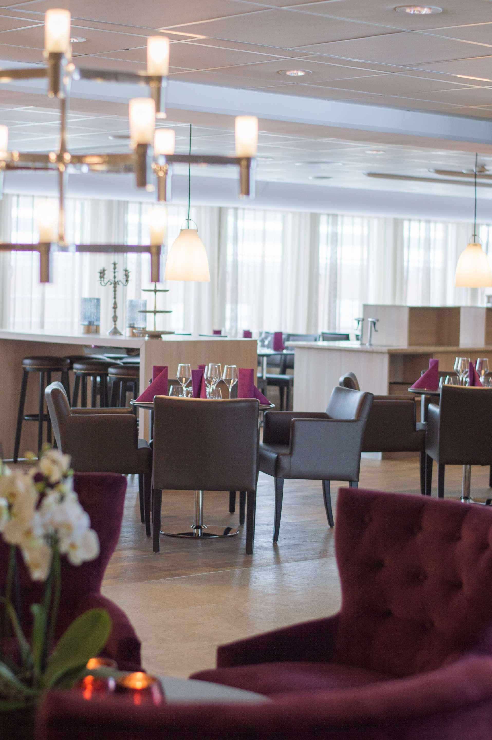 Western Park Airport Hotel