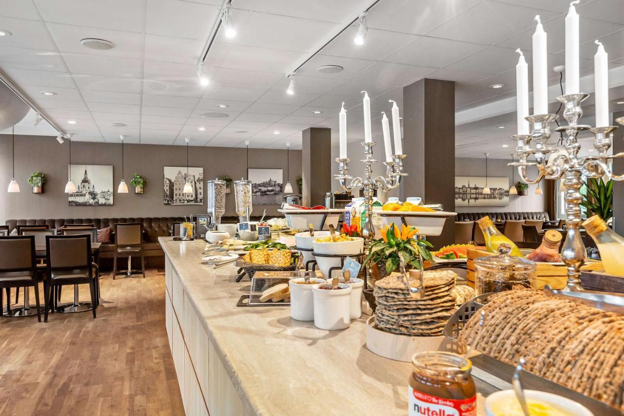 Western Park Airport 4*