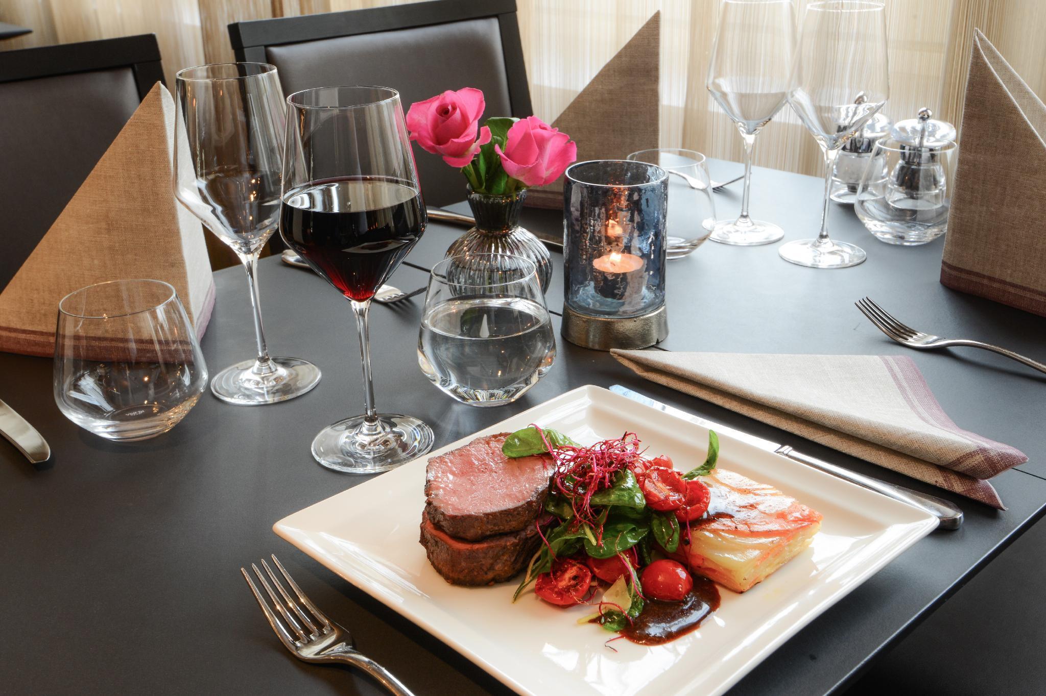 Western Park Airport Hotel 4*